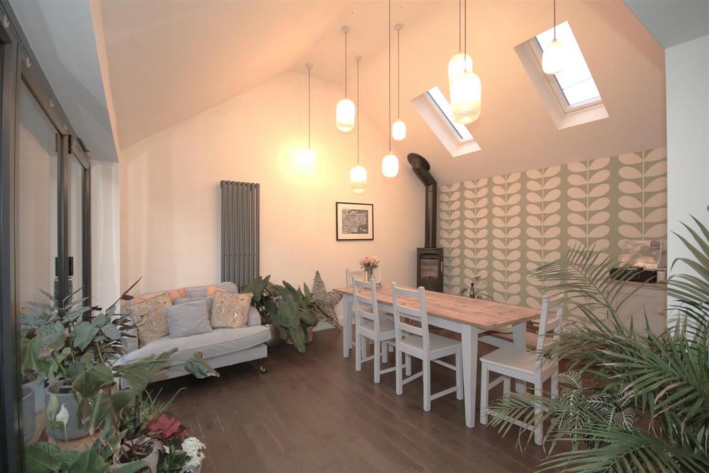 Dining Room a.JPG