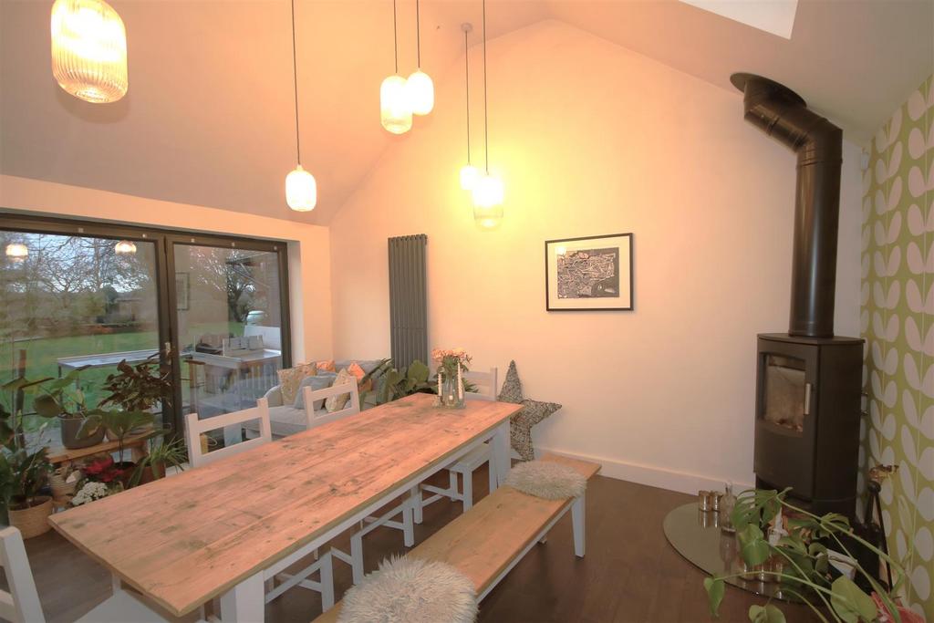 Dining Room b.JPG