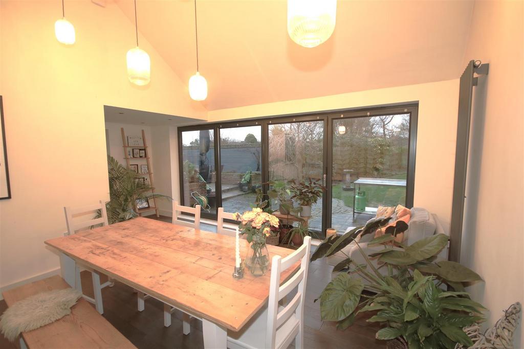 Dining Room c.JPG