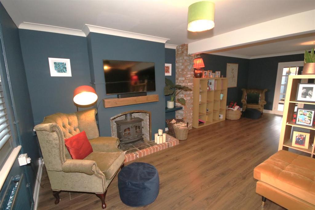 Living Room b.JPG
