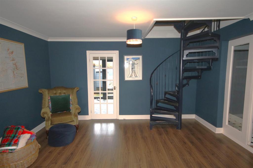 Living Room h.JPG