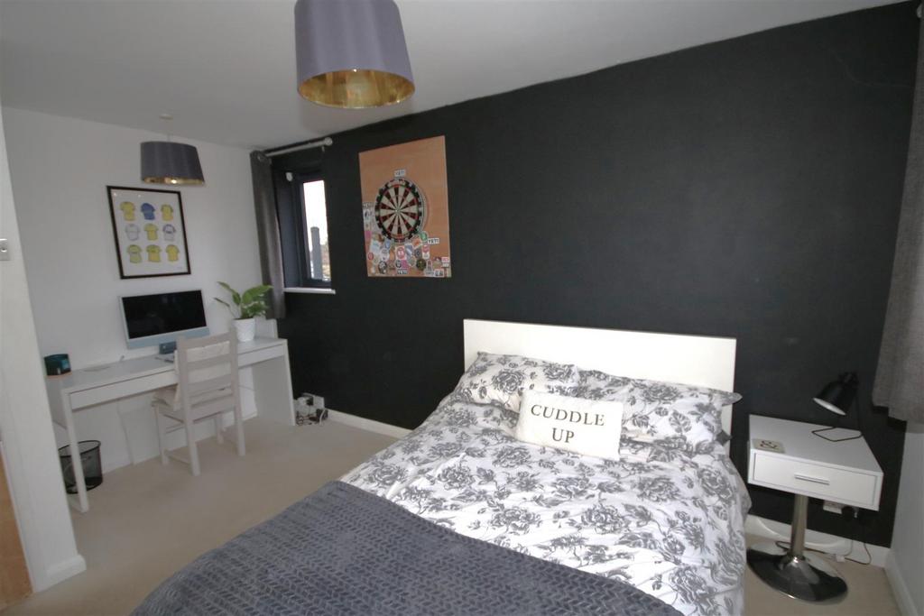 Bedroom 1b.JPG
