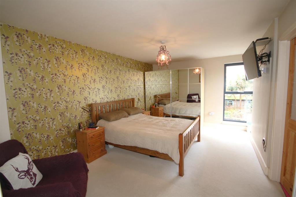 Bedroom 4a.JPG