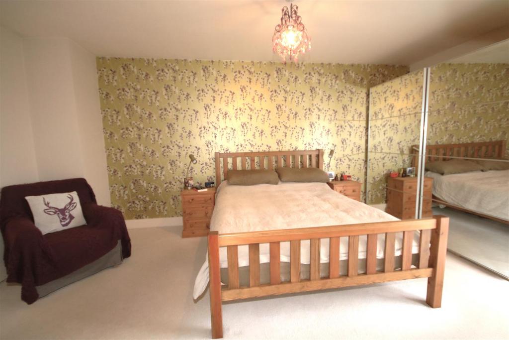 Bedroom 4b.JPG
