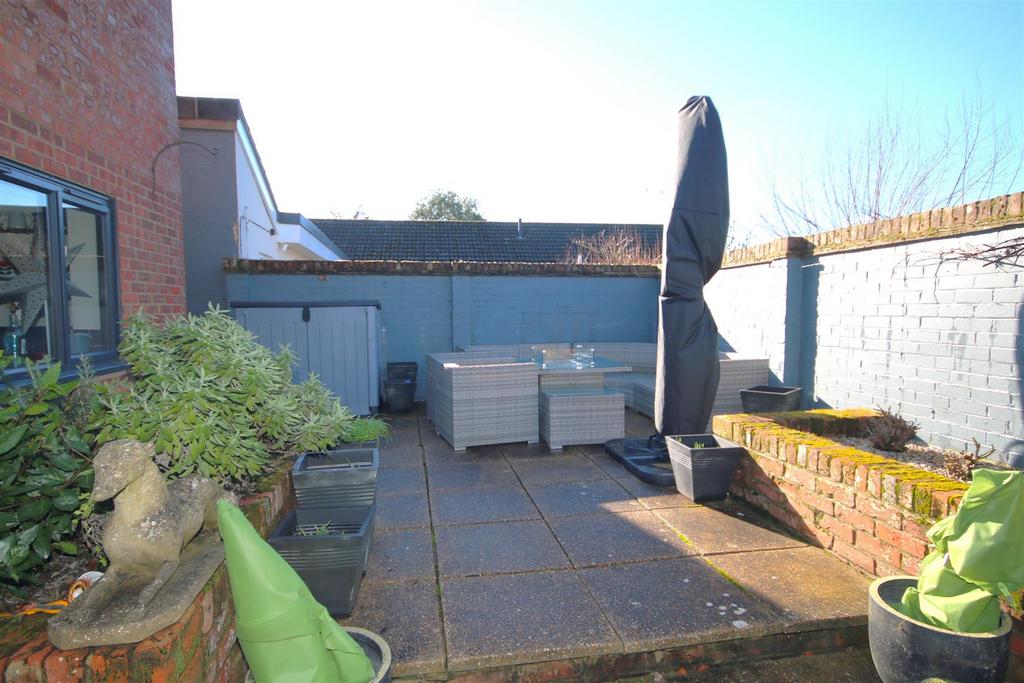Rear Patio.JPG