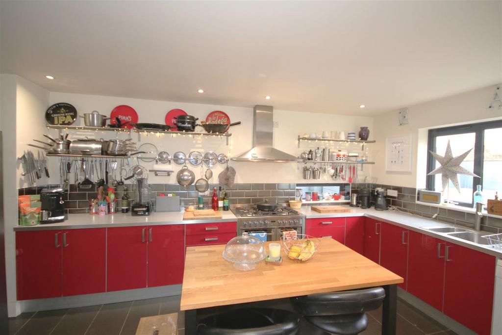 Kitchen a.JPG