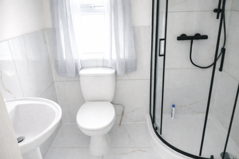 3 bedroom terraced house to rent, Antonio Street, Bootle