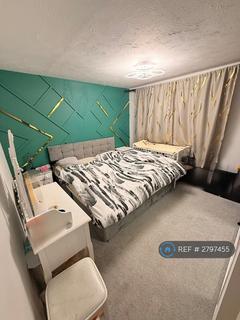 2 bedroom terraced house to rent, Heron Drive, Luton, LU2