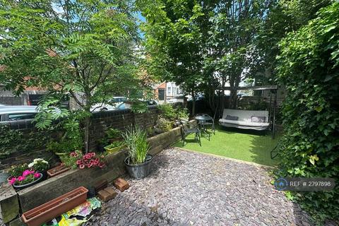 undefined, Leigh Rd, Leigh On Sea, SS9