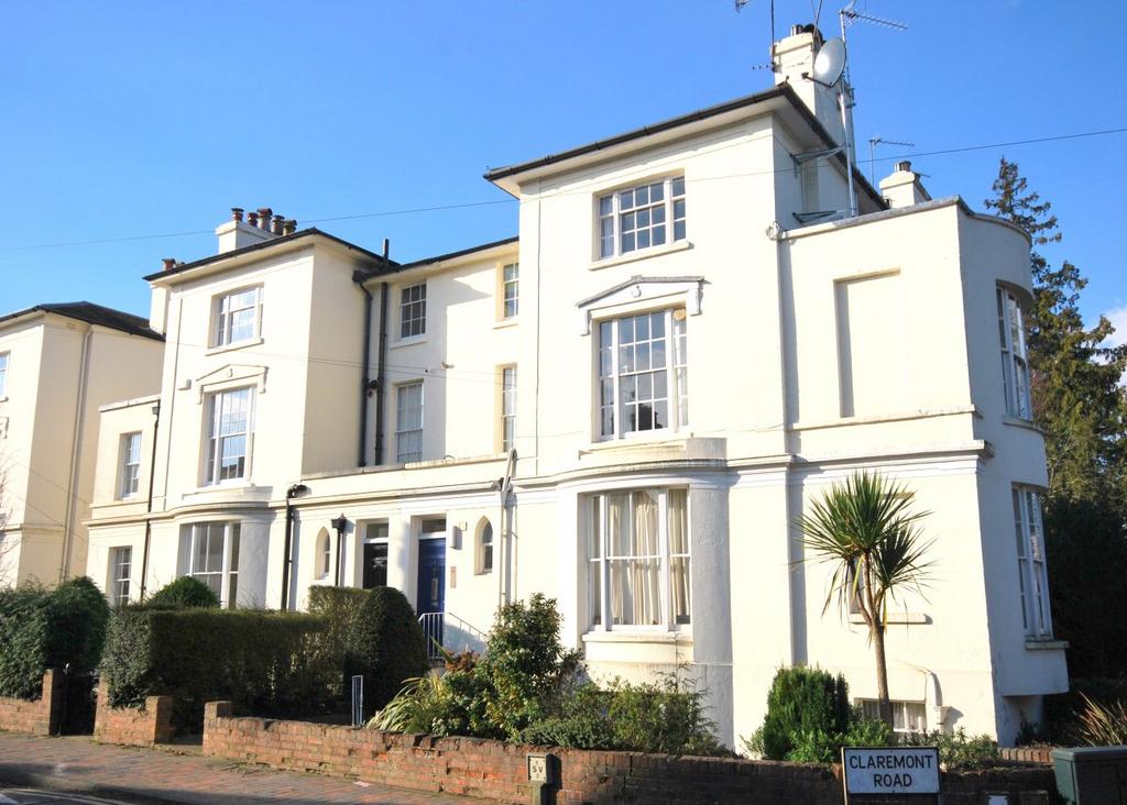 2 Bed Unfurnished Flat