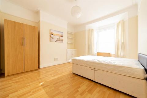 3 bedroom flat to rent, £90pppw - Trewhitt Road, Heaton, NE6