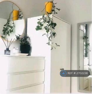 1 bedroom in a flat share to rent, Harvist Road, London, NW6