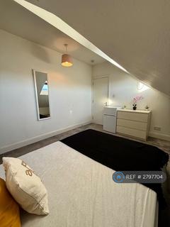 1 bedroom in a flat share to rent, Yew Grove, London, NW2