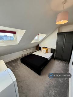 1 bedroom in a flat share to rent, Yew Grove, London, NW2