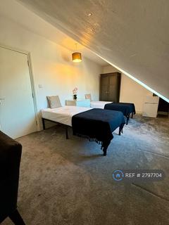 1 bedroom in a flat share to rent, Yew Grove, London, NW2
