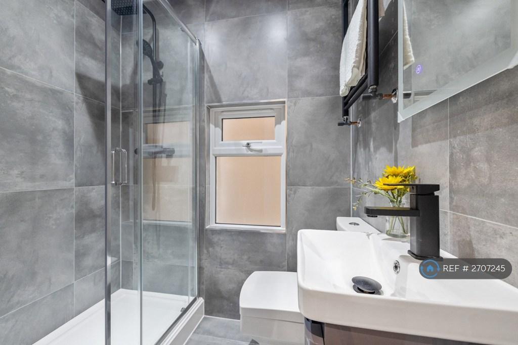 Room 4 Ensuite