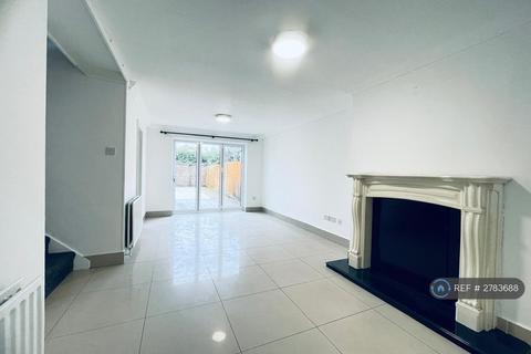 4 bedroom semi-detached house to rent, Dolphin Road, Northolt, UB5