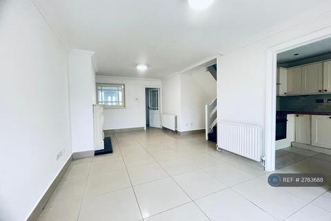 4 bedroom semi-detached house to rent, Dolphin Road, Northolt, UB5