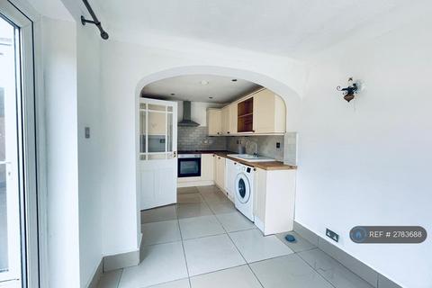 4 bedroom semi-detached house to rent, Dolphin Road, Northolt, UB5