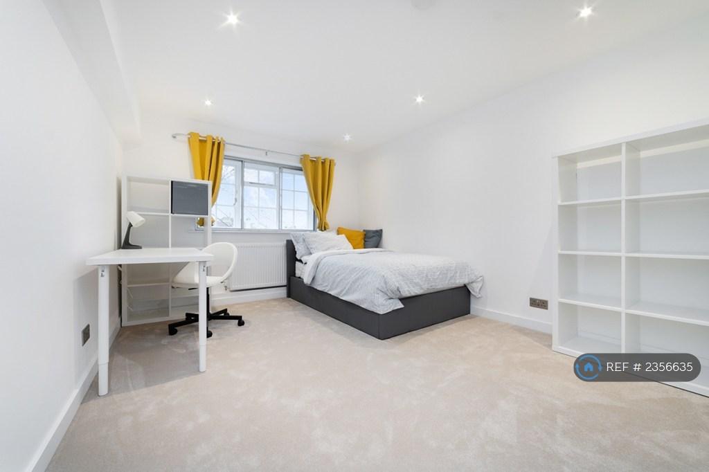 Non-Ensuite Bedroom
