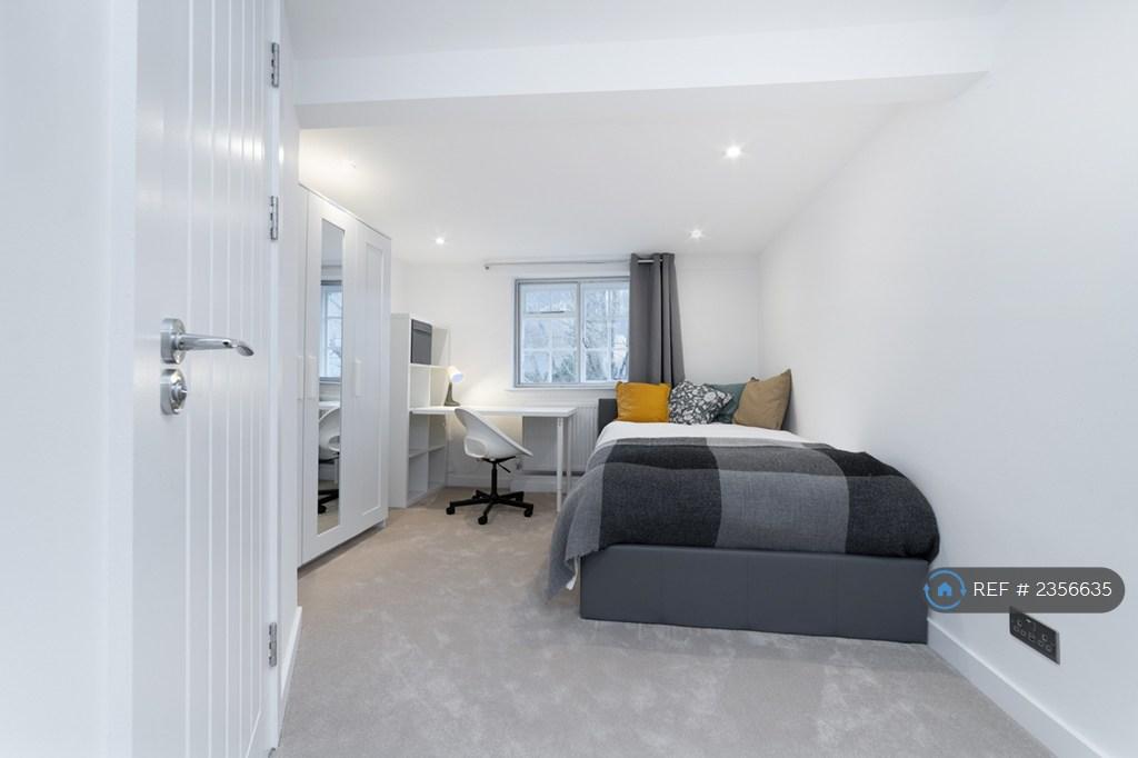 En-Suite Bedroom