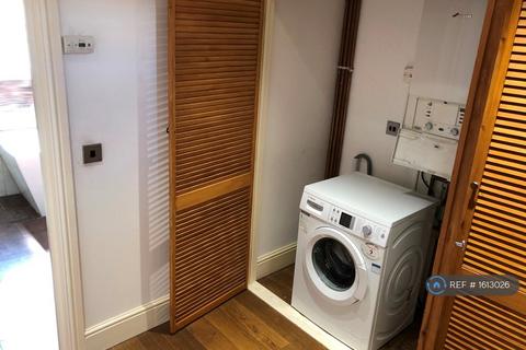 4 bedroom terraced house to rent, Mayall Road, London, SE24