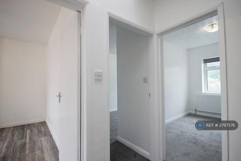 2 bedroom flat to rent, Abbey Road, London, SE2