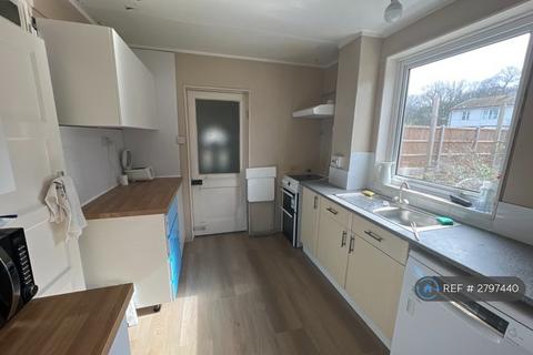 2 bedroom semi-detached house to rent, Preston Close, Coventry, CV4