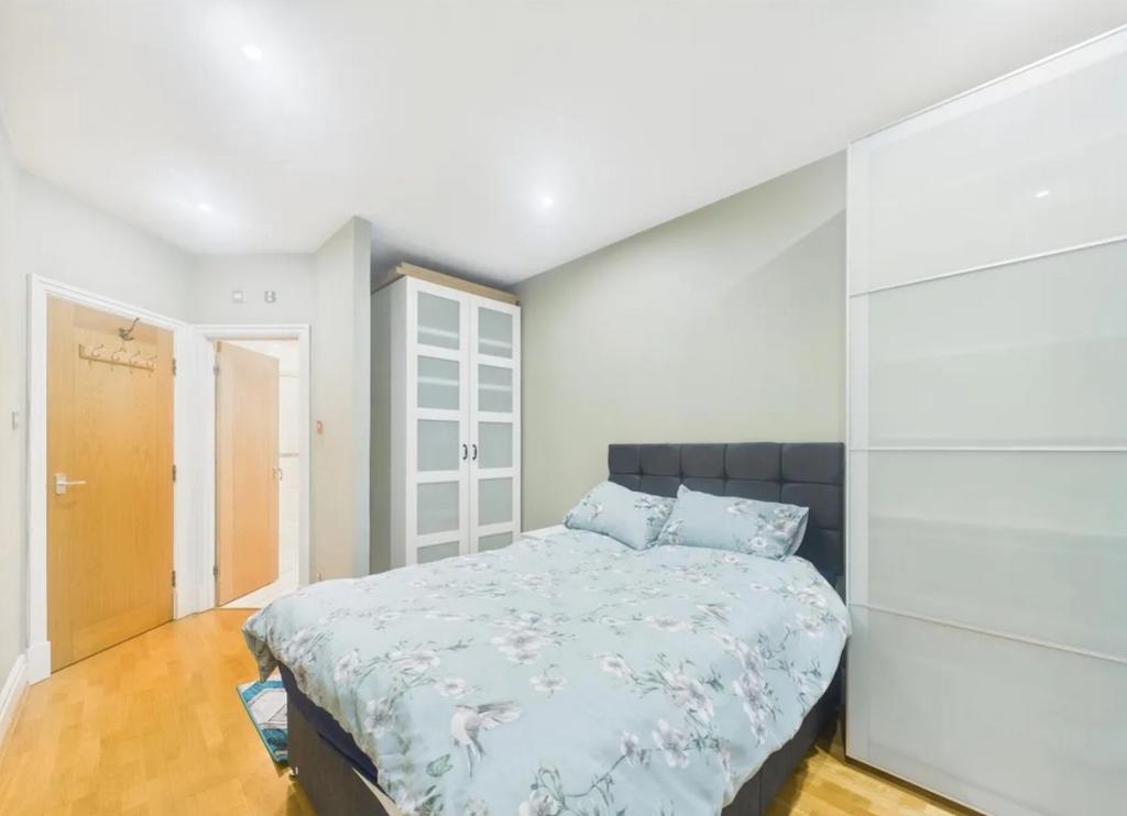 Bedroom 1 A