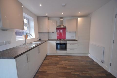 2 bedroom apartment to rent, St. Pauls Avenue, Slough, Berkshire, SL2