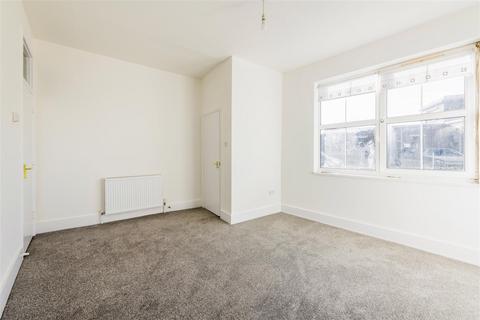 3 bedroom terraced house to rent, Victoria Road, Portslade