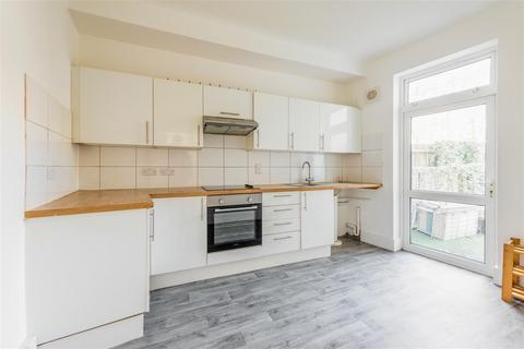 3 bedroom terraced house to rent, Victoria Road, Portslade