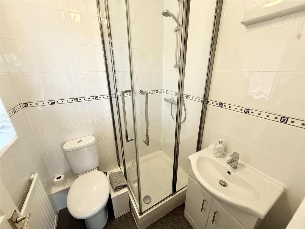 En suite shower