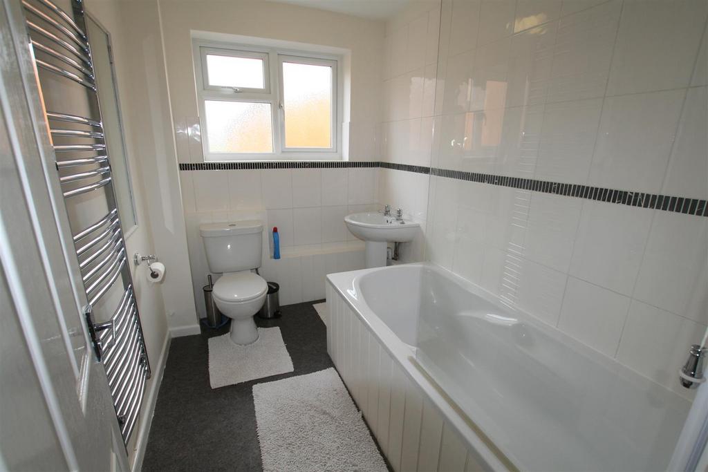 Perryfields,cottage,2bathroom.JPG