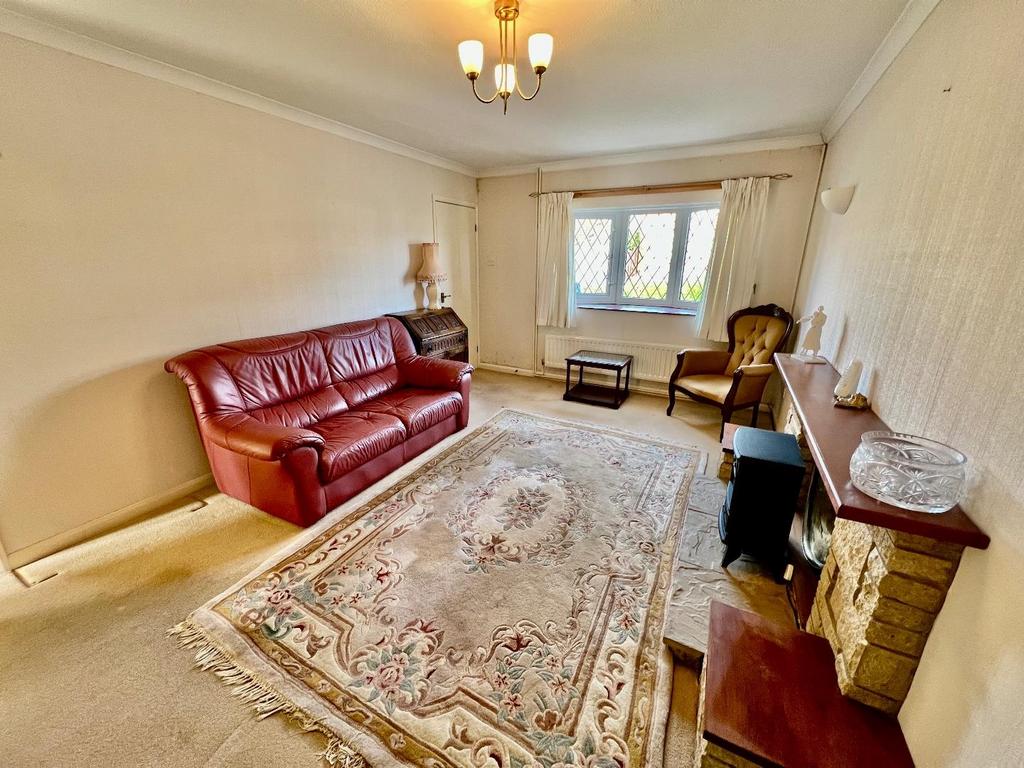 Lounge/Dining Room