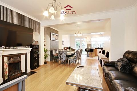 4 bedroom terraced house for sale, Armfield Road, Enfield, EN2