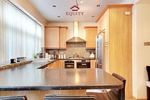 4 bedroom terraced house for sale, Armfield Road, Enfield, EN2