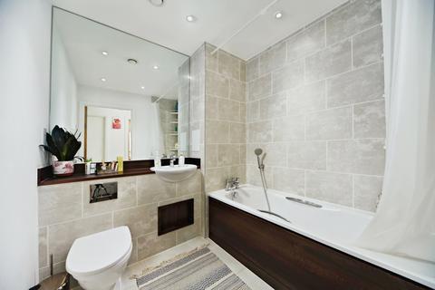 2 bedroom flat for sale, Connersville Way, CROYDON, Surrey, CR0