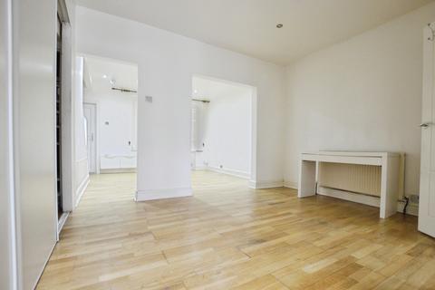 3 bedroom terraced house to rent, Varley Road, London