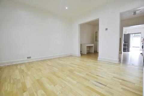 3 bedroom terraced house to rent, Varley Road, London