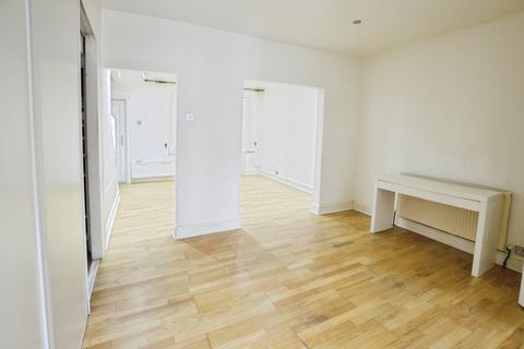 3 bedroom terraced house to rent, Varley Road, London