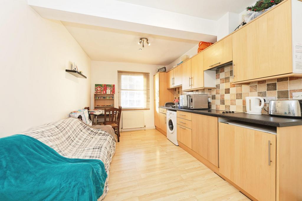 Kitchen/Lounge