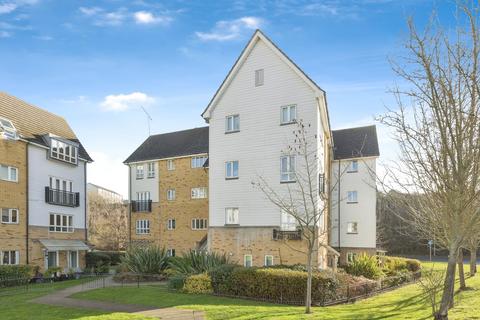 Waterside, GRAVESEND, Kent, DA11