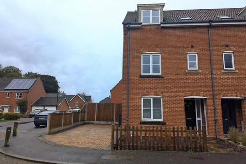 4 bedroom semi-detached house for sale, Aspen Drive, Whitfield, Dover, Kent, CT16