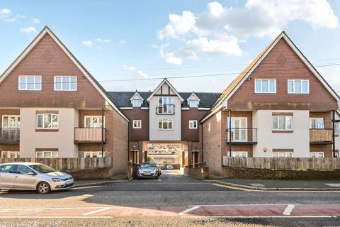2 bedroom flat for sale, High Wycombe,  West Wycombe,  Buckinghamshire,  HP12