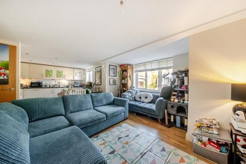 2 bedroom flat for sale, High Wycombe,  West Wycombe,  Buckinghamshire,  HP12