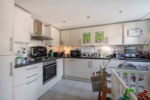 2 bedroom flat for sale, High Wycombe,  West Wycombe,  Buckinghamshire,  HP12