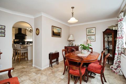 5 bedroom bungalow for sale, Langham Road, Robertsbridge, East Sussex, TN32