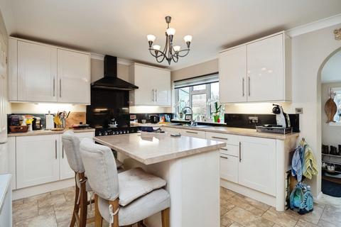 5 bedroom bungalow for sale, Langham Road, Robertsbridge, East Sussex, TN32