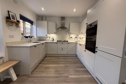 4 bedroom detached house for sale, Osprey Drive, Chichester, PO20